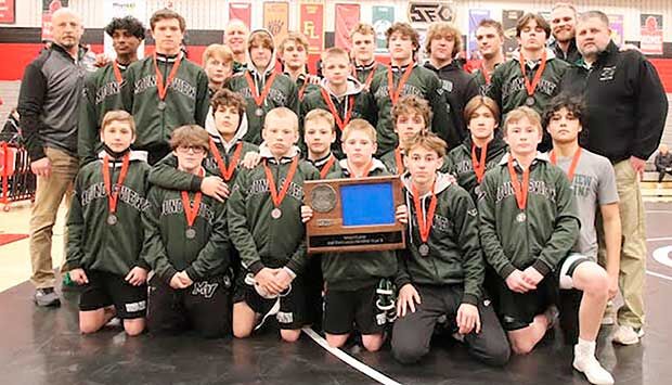 Wrestlings: Mustangs reach section finals, lose to Stillwater