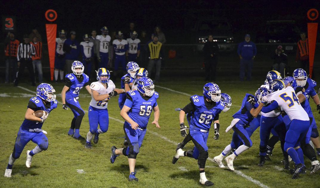 Mustang football team breaks school records Sports