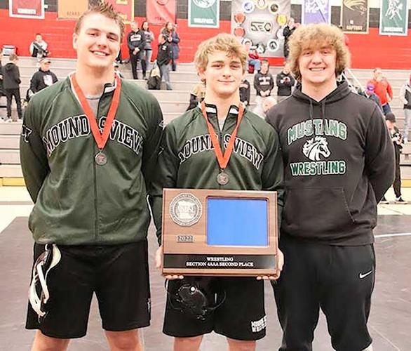 Wrestlings: Mustangs reach section finals, lose to Stillwater