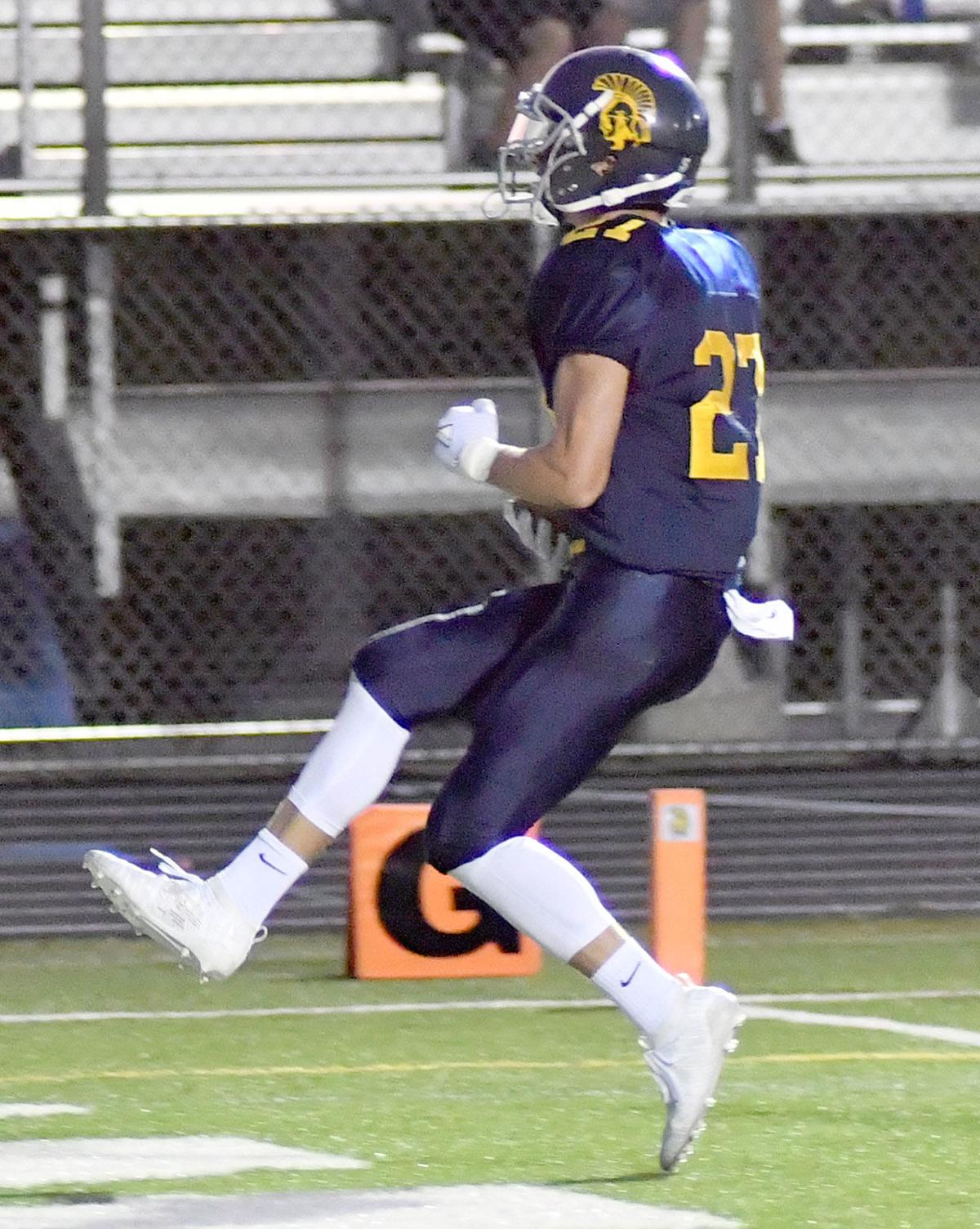 Football Zephyrs Fall To Park S Late Surge 13 10 Local