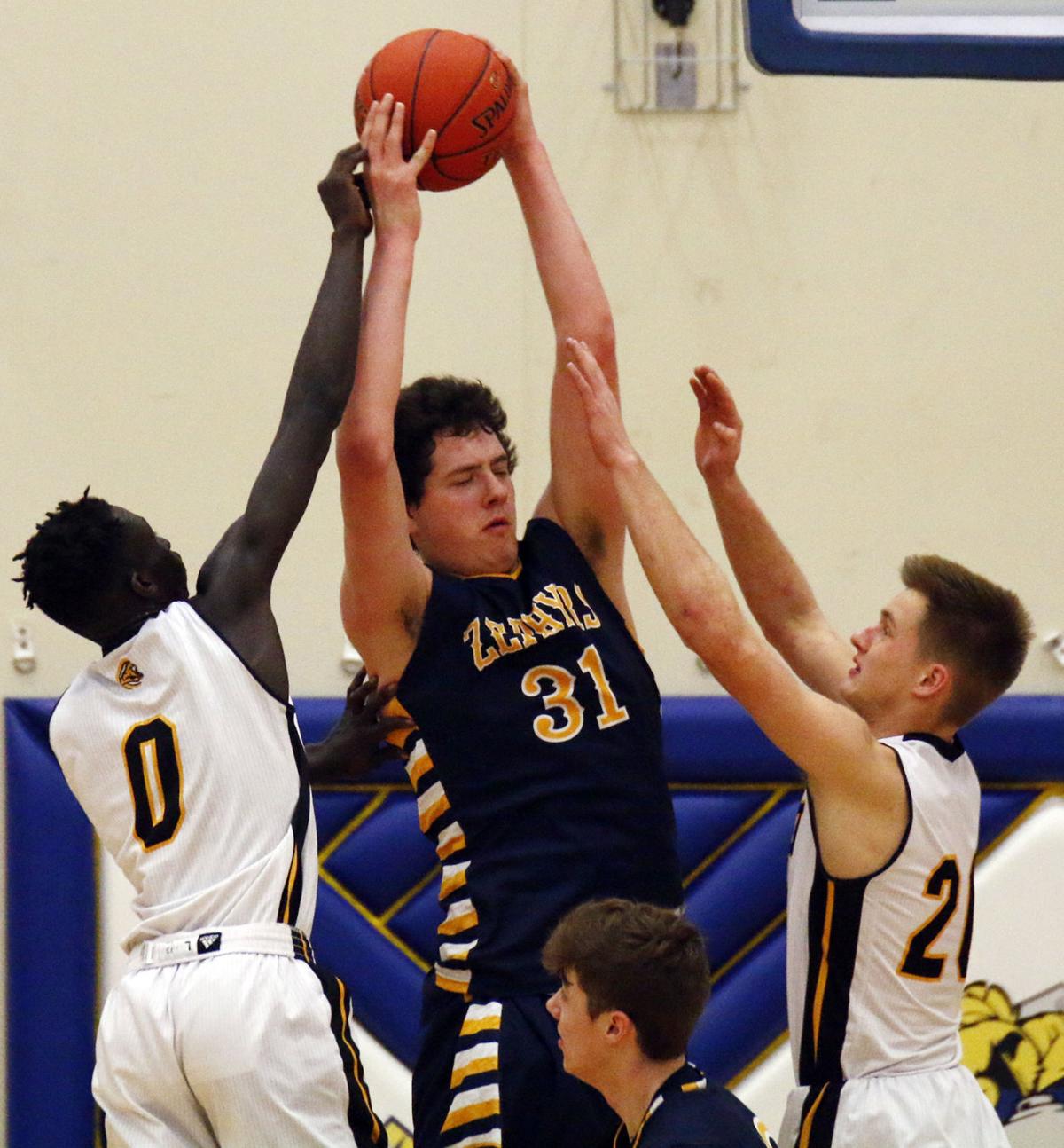Basketball Mankato East Tips Mahtomedi 66 64 At Buzzer Local