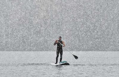 Snowstorm paddle board