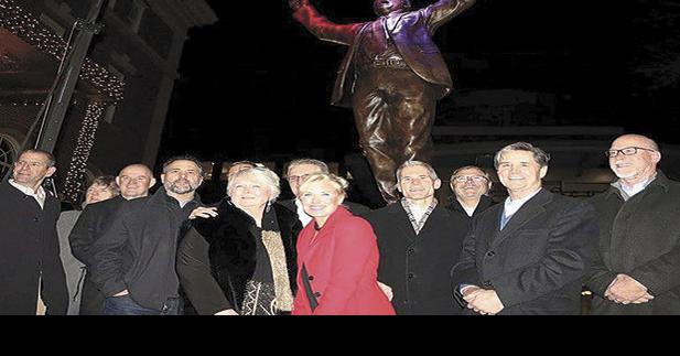 Family touched by unveiling of new Herb Brooks statue