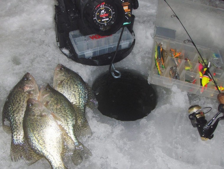 SUSPENDED CRAPPIES THRU THE ICE