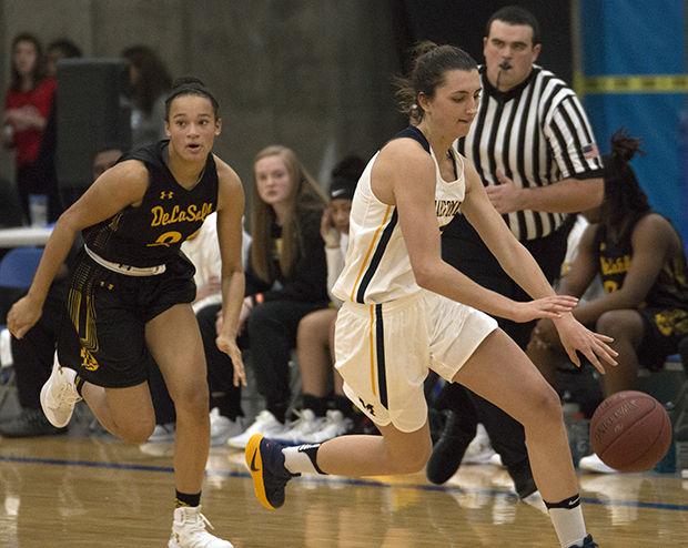Basketball Zephyr Girls Topple No 1 Delasalle 51 38 At Breakdown
