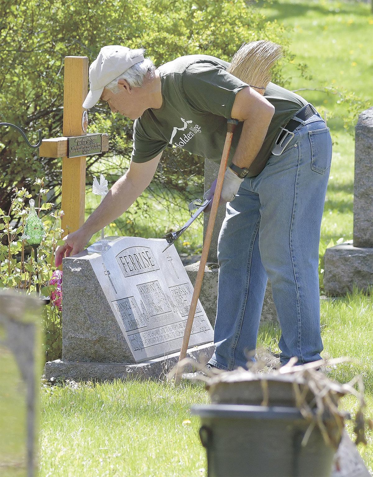 Grave finder has penchant for genealogy News