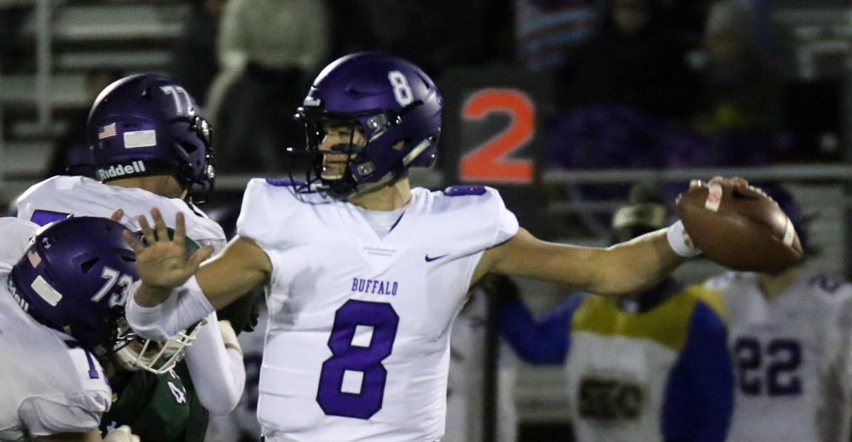Football Mustangs Win Duel Of Stellar Qbs Over Buffalo 48 13 Local Presspubs Com