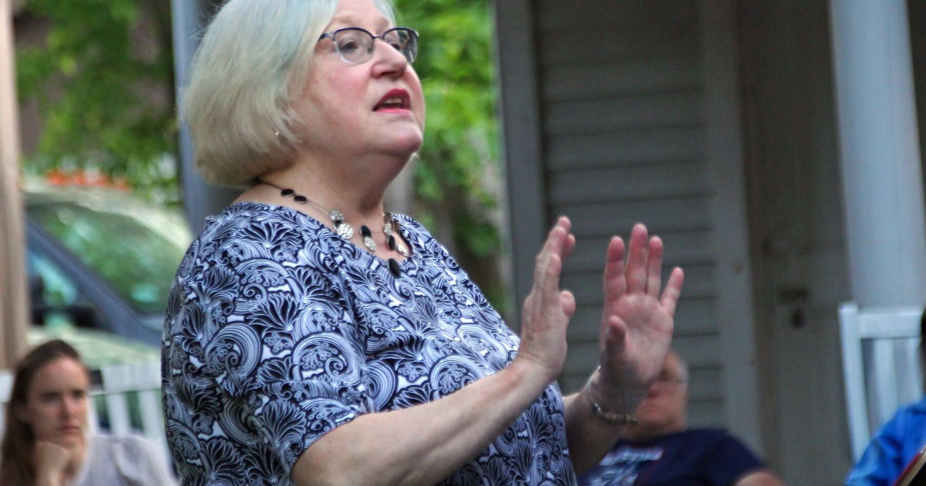 Chorale director Hughes retires - Vimarsana News