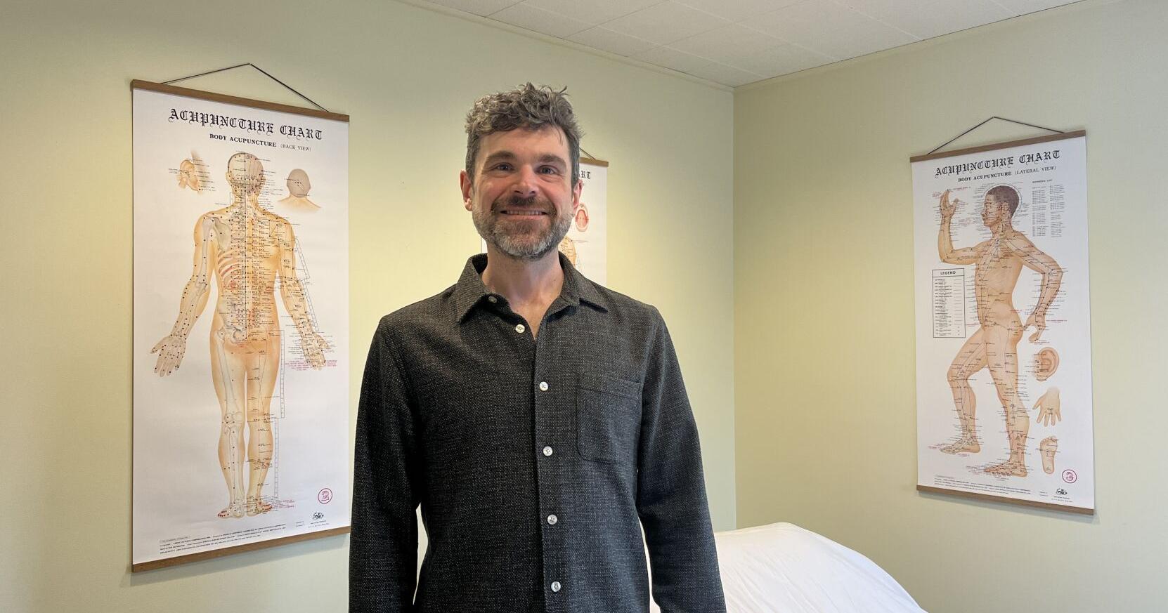 Acupuncturist looking to make his mark - Vimarsana News