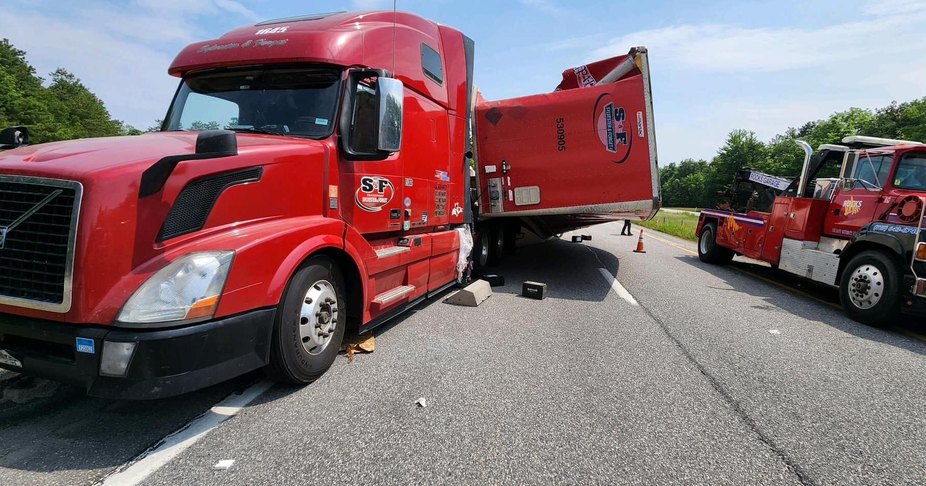 Northway accident diverts traffic - Vimarsana News