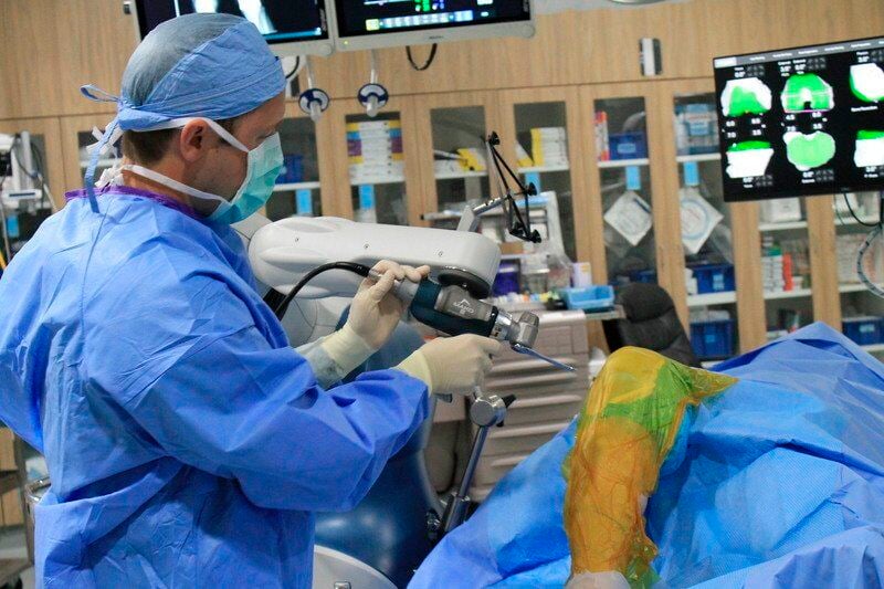 Robo Assist: New machine aids in joint replacements at ADK Health