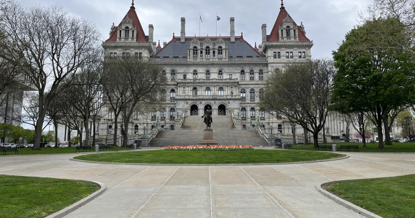 NY GOP call to make squatting illegal - Vimarsana News