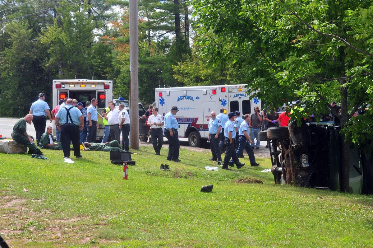 Car, inmate van crash in Altona Local News