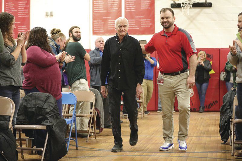 Vietnam veteran surprised with Honor Flight trip