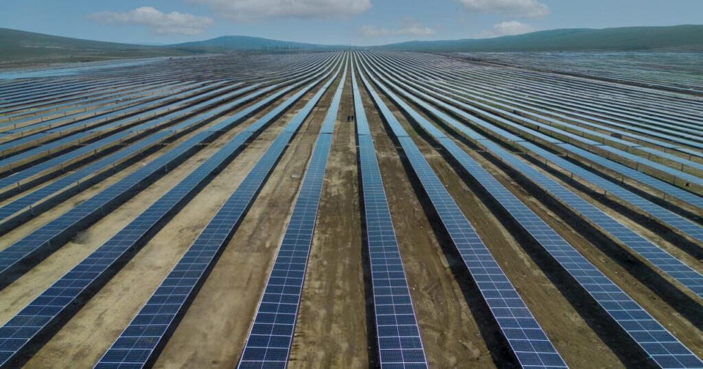 UAE builds 5.2 GW round-the-clock solar-plus-battery project for $6.1B; virtual power plants emerge as grid demand rises