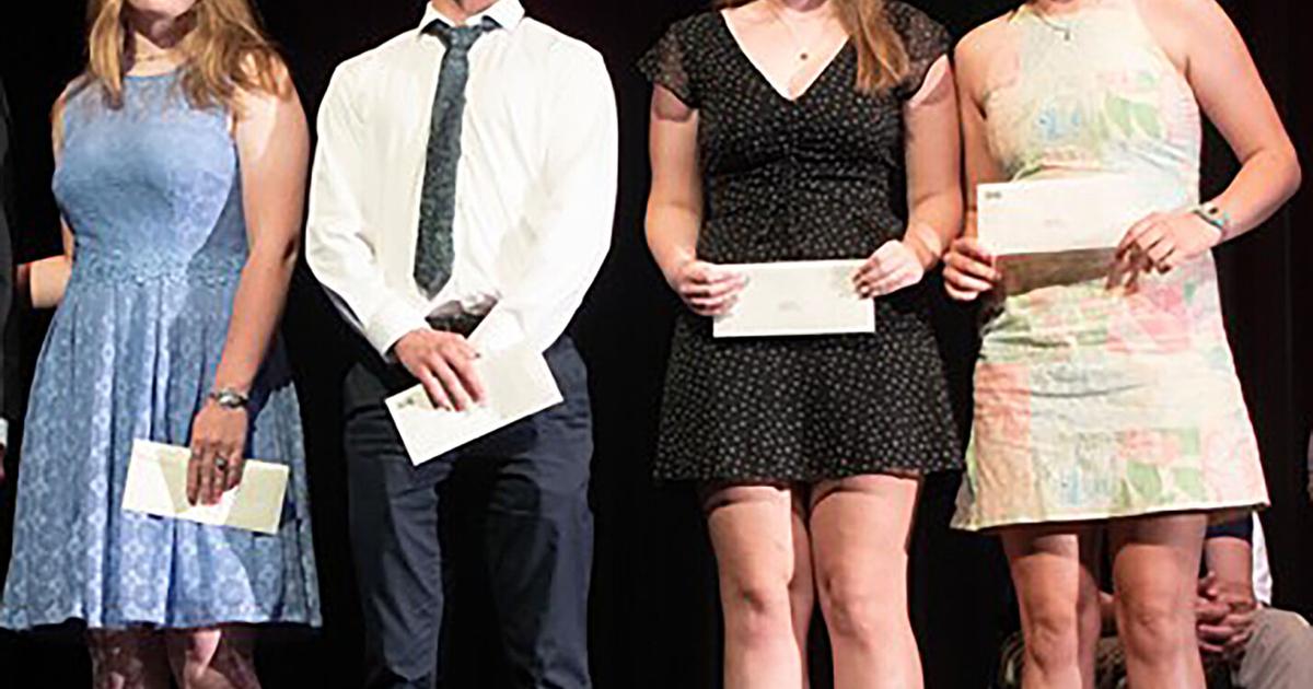 Thirty Roxbury Students Receive Scholarships