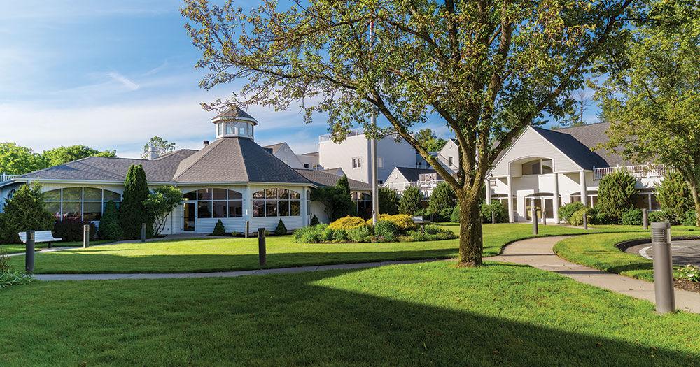 Pomperaug Woods Announces Immediate Health Center Openings and Newly Renovated Independent Living One Bedroom Apartments