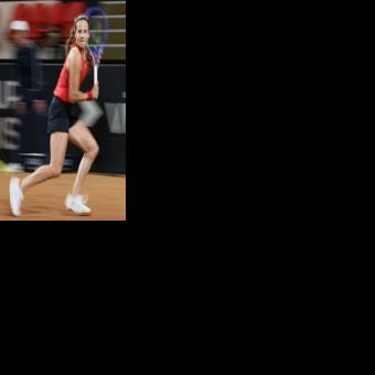 Holders Italy and Ukraine make strong starts in BJK Cup as USA trail