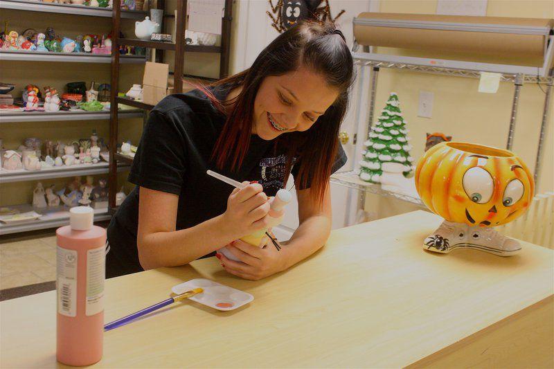 Pottery Time Allows Patrons To Paint Their Memories Local News Ptonline Net