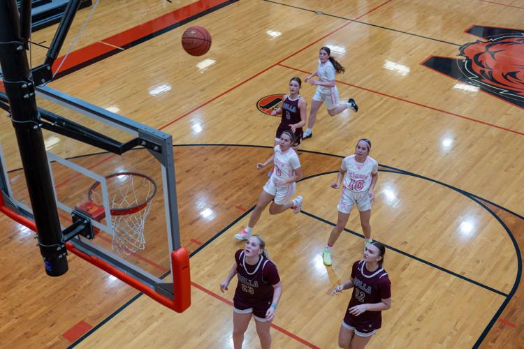 Basketball girls 50-1.jpg