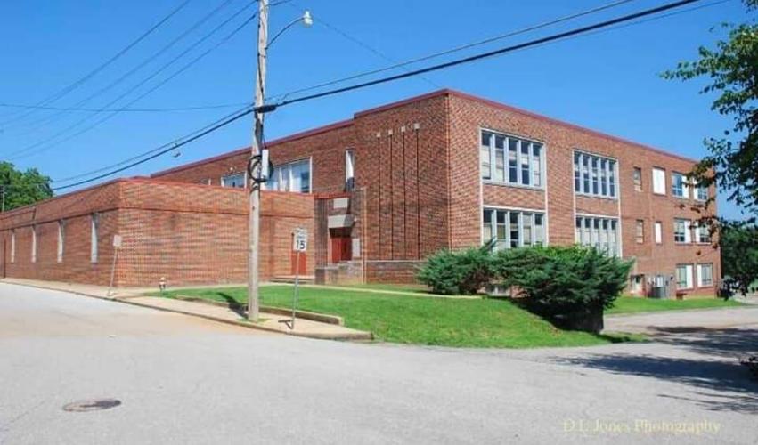 Waynesville Junior High, Photo by Dennis Jones  4.jpg