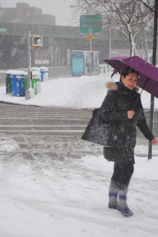 Queens sees a light snowfall