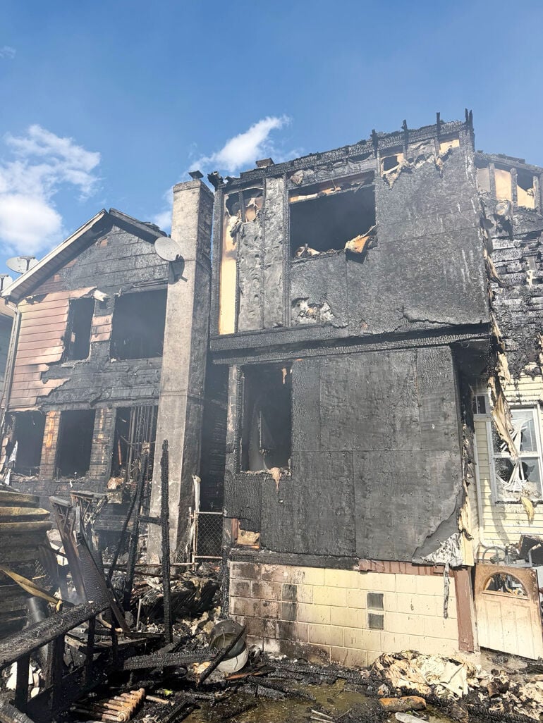 Flames Trap Man In Wind-driven flames trap firefighters | | qchron.com