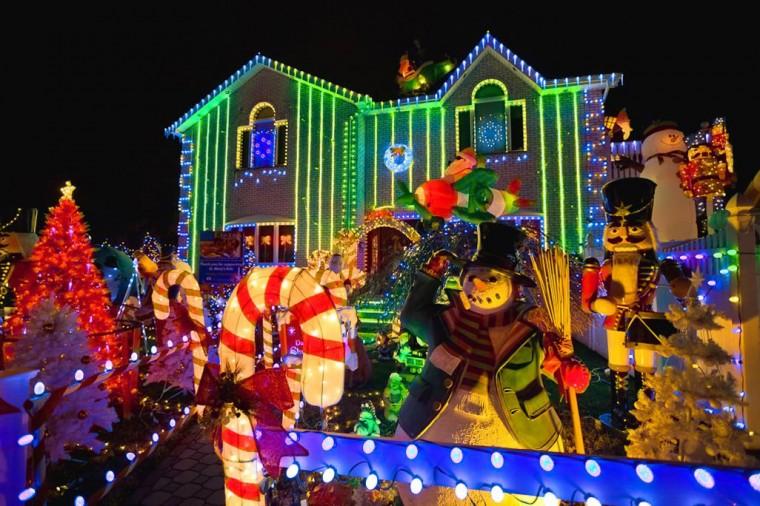 Houses light up the sky for holiday Queens Chronicle North/Northeast