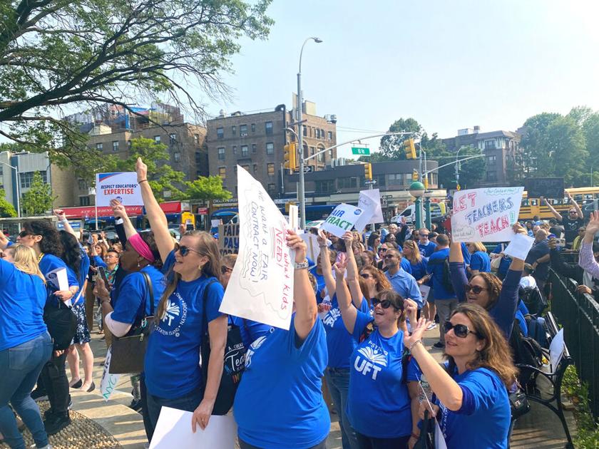 Teachers rally for a better contract | | qchron.com