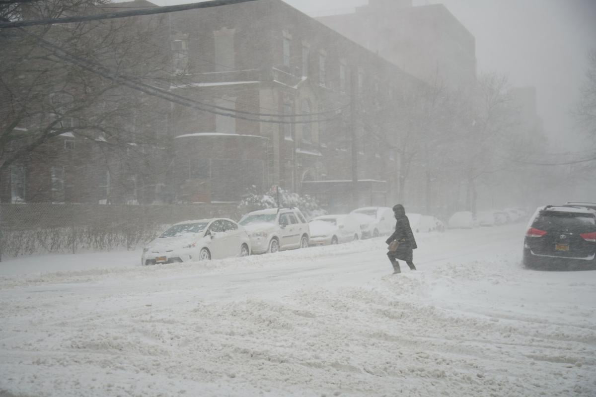 Nearly 3 feet of snow falls on Queens during historic blizzard