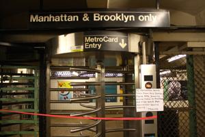 No trains to Manhattan from 75th Ave. in FoHi