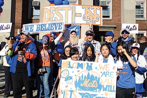 Mets fans take over Borough Hall for rally