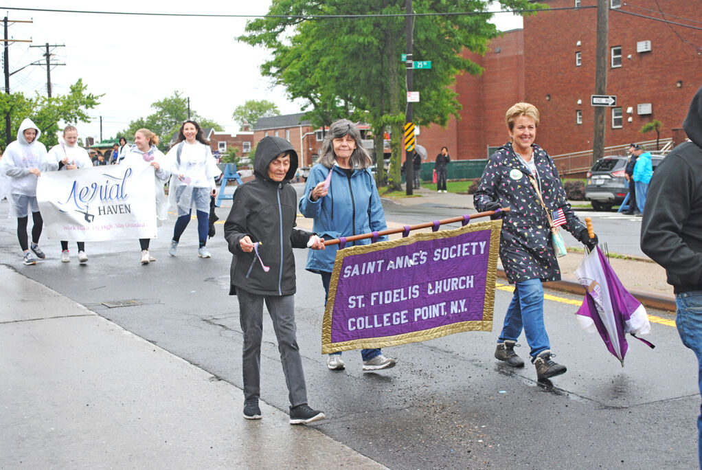 College Point parade marks 105th year | | qchron.com