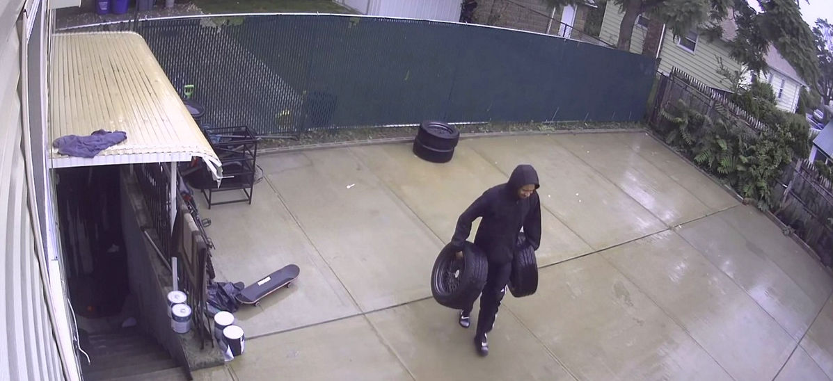 Tireandrim theft goes flat NYPD