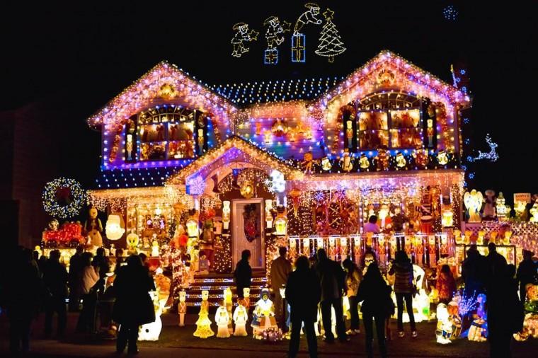 Houses light up the sky for holiday Queens Chronicle North/Northeast