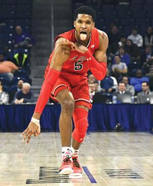 SJU stays hot, keeping their playoff hopes alive