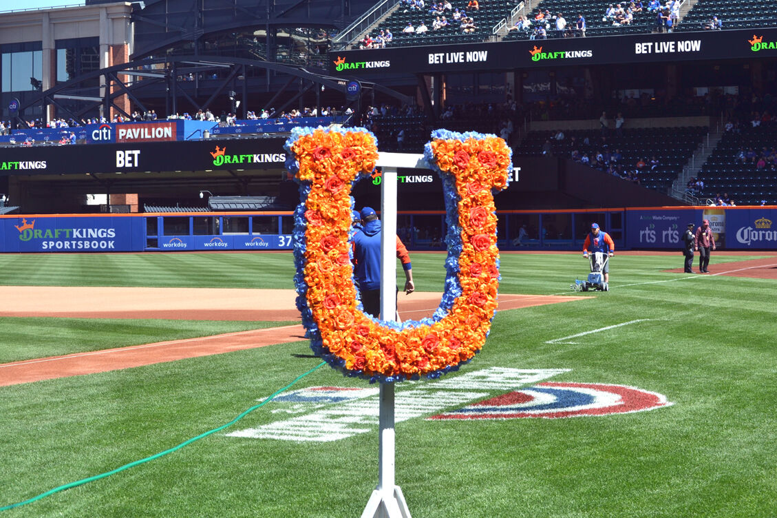 Tom Seaver statue: NY Mets fans celebrate at Citi Field