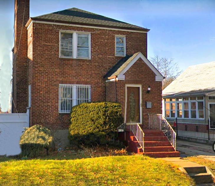 Bernie Madoff grew upin this Laurelton house | I Have Often Walked | qchron.com