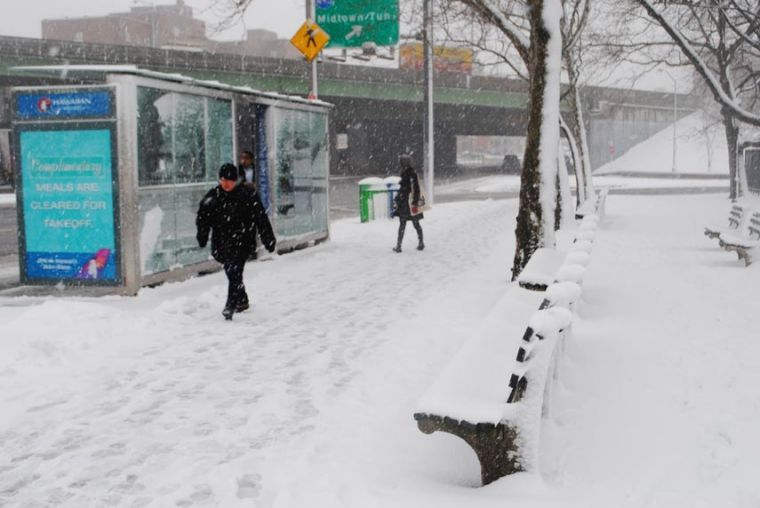 Queens sees a light snowfall