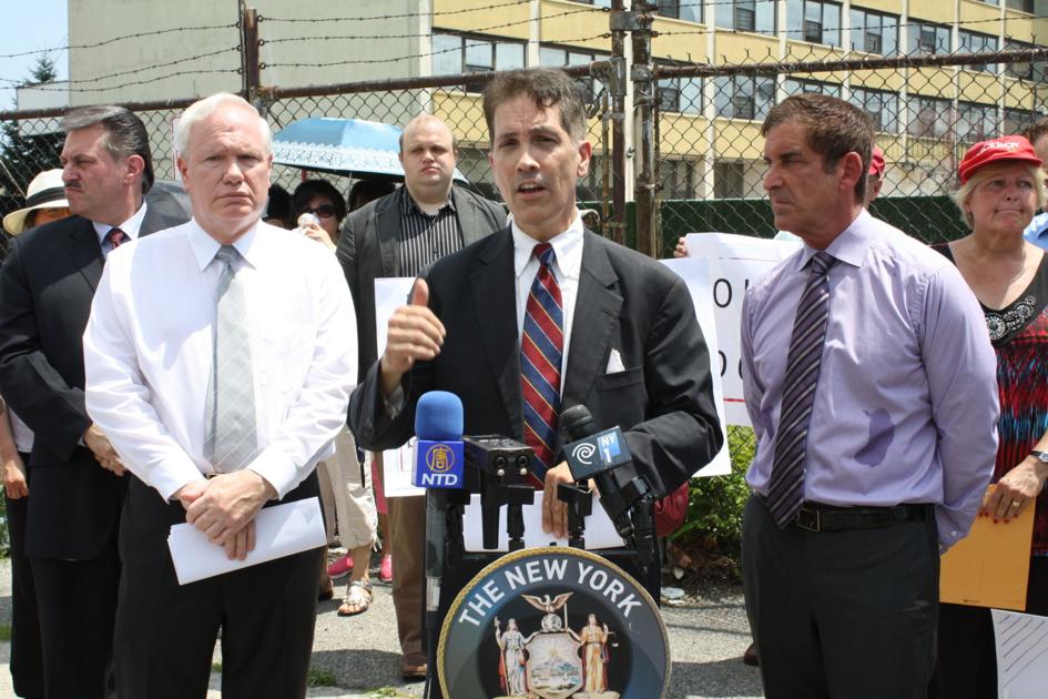 Elmhurst civic leader killed in car crash