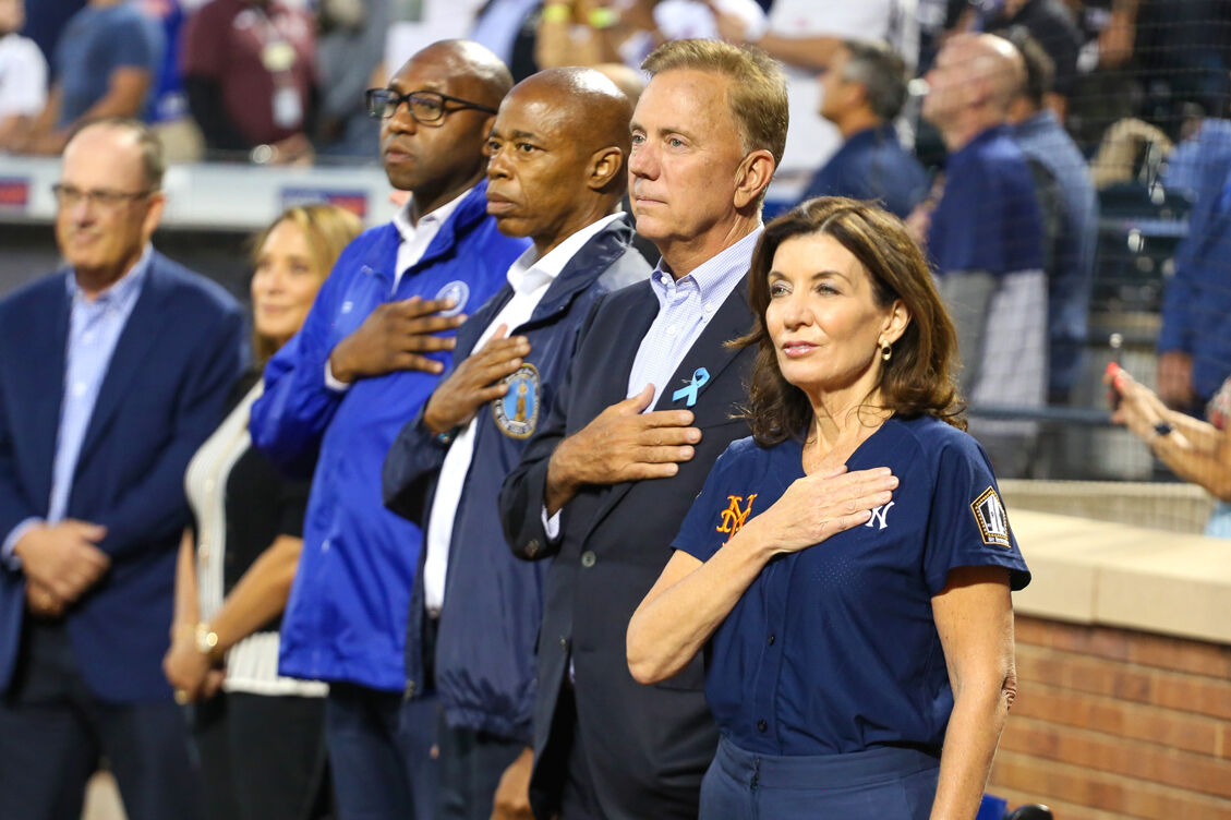 Rivals stand together to commemorate 9/11 5