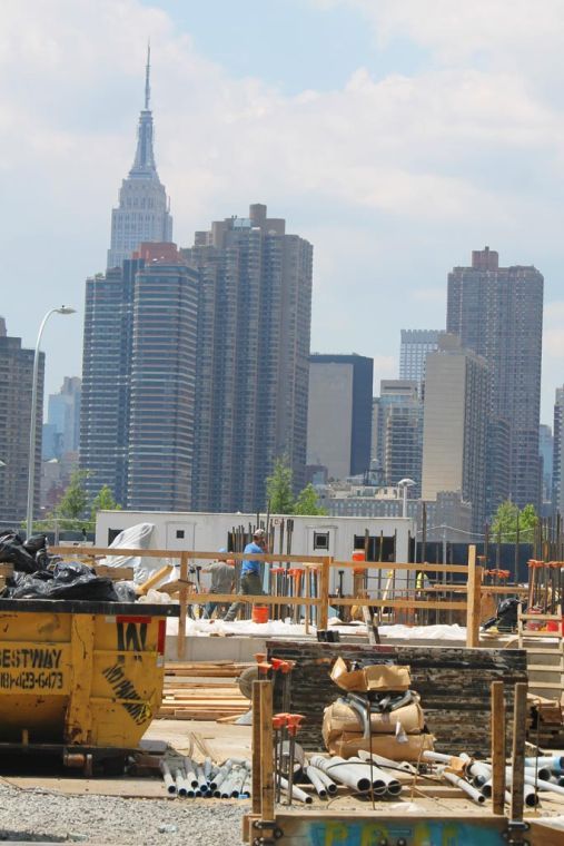 BUILDING ON THE BANKS OF THE EAST RIVER