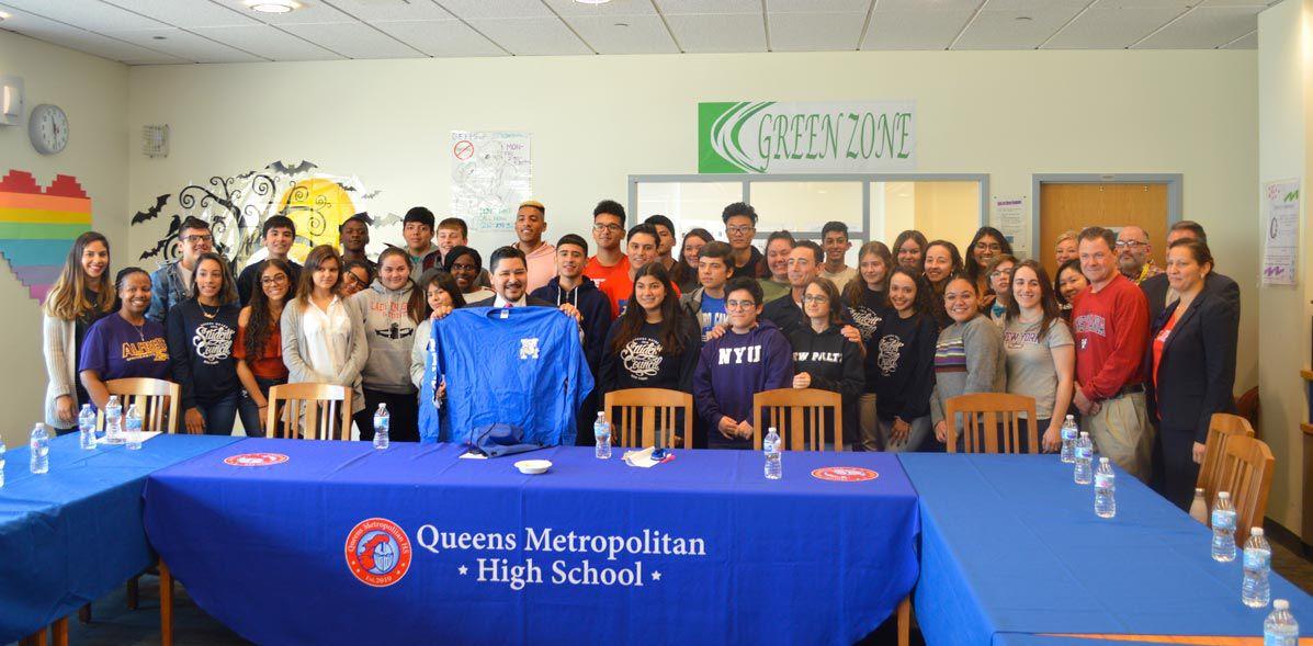 Schools chancellor visits Metropolitan Queens Chronicle Queenswide