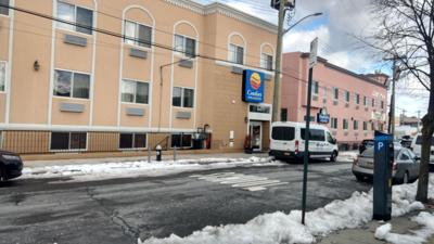 Homeless Hotel Causing Problems In Ozone Park Editions Qchron Com
