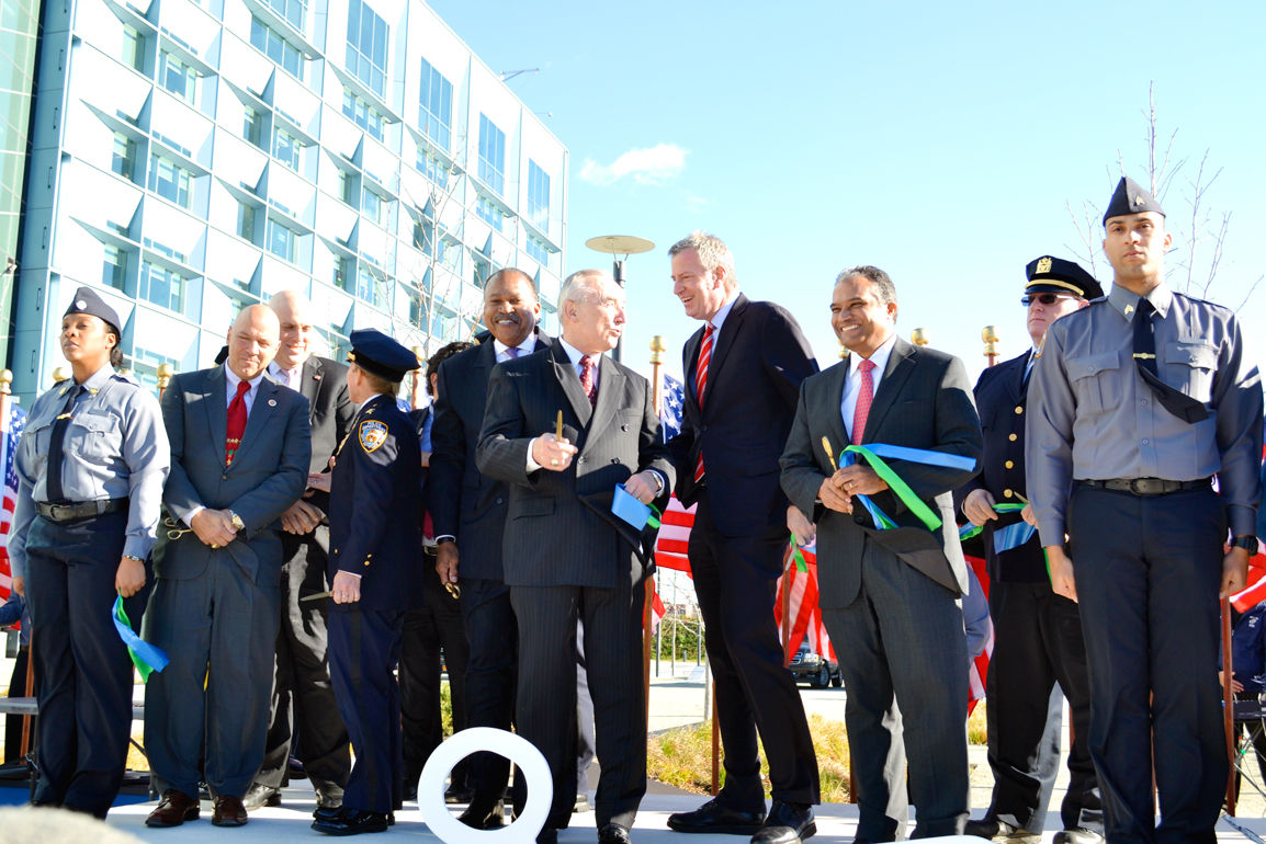 Ribbon cutting held for police academy | | qchron.com