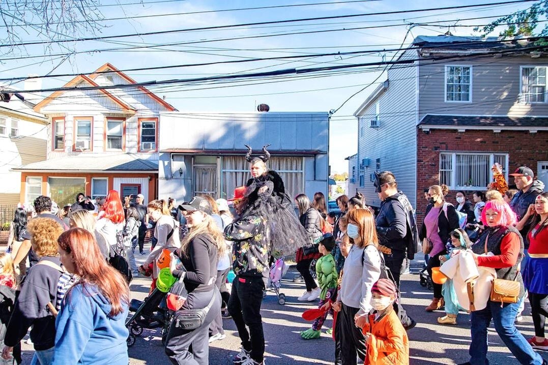 Halloween in College Point | | qchron.com