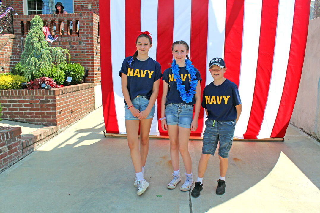 Howard Beach honors American heroes