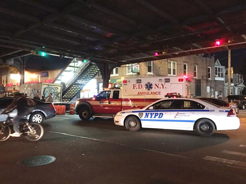 Man jumps in front of subway train in Ozone Park