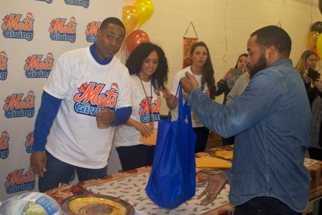 Mets lend a helping hand for Thanksgiving 2