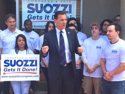 Suozzi holds town hall for governor's seat
